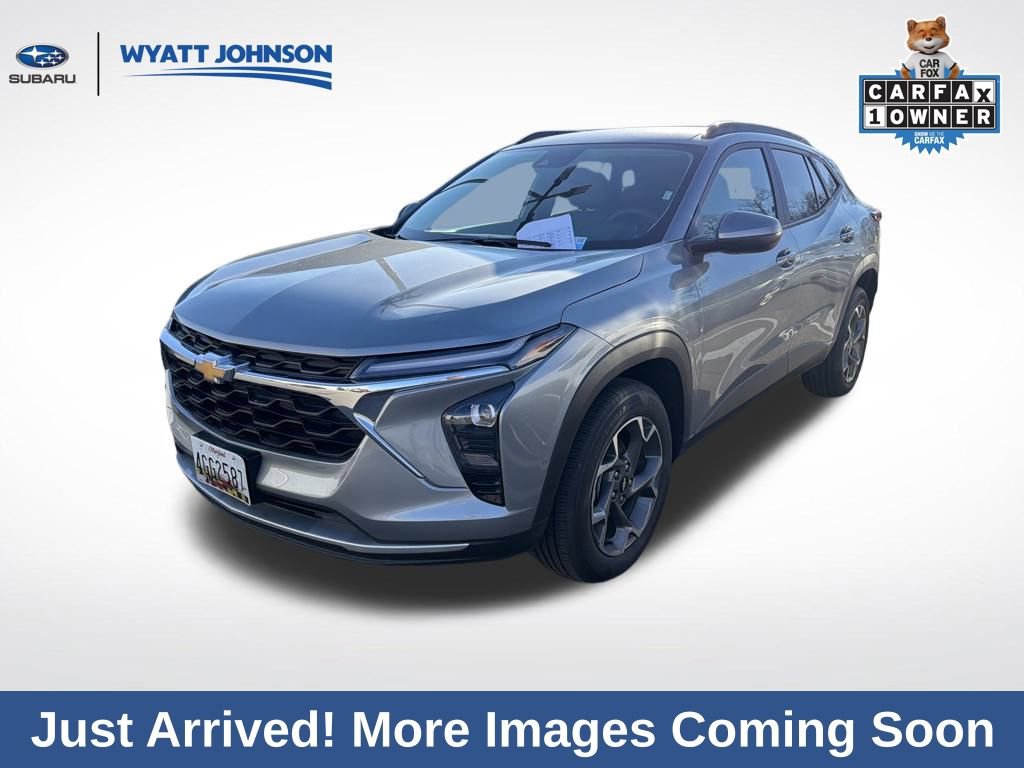 Used 2024 Chevrolet Trax LT image 1
