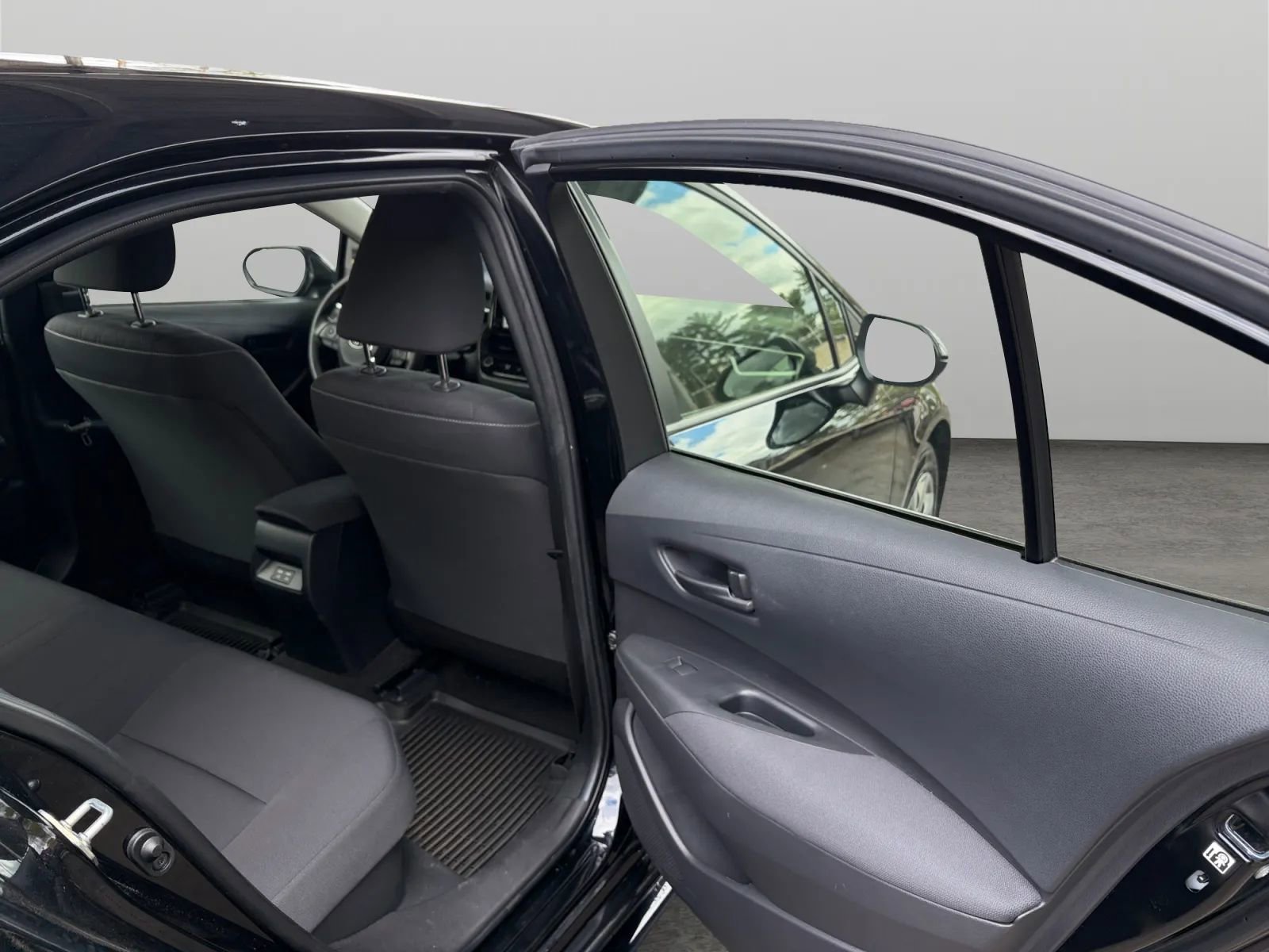 Used 2023 Toyota Corolla LE AWD/4WD image 16