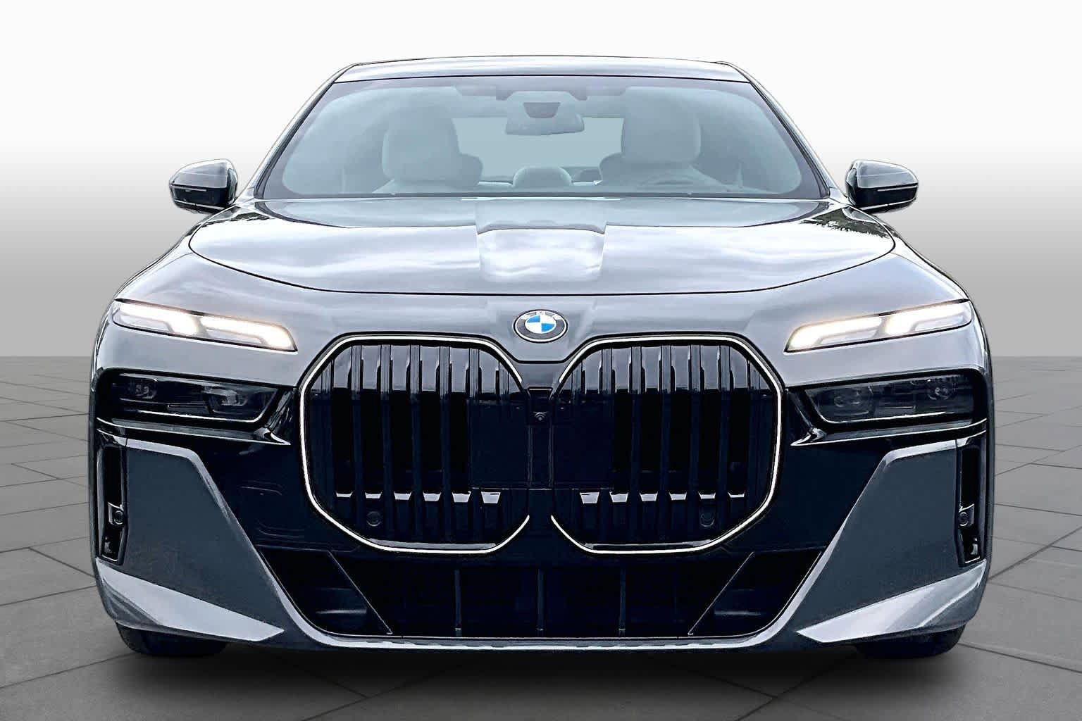 Certified 2026 BMW 740i xDrive AWD/4WD image 4