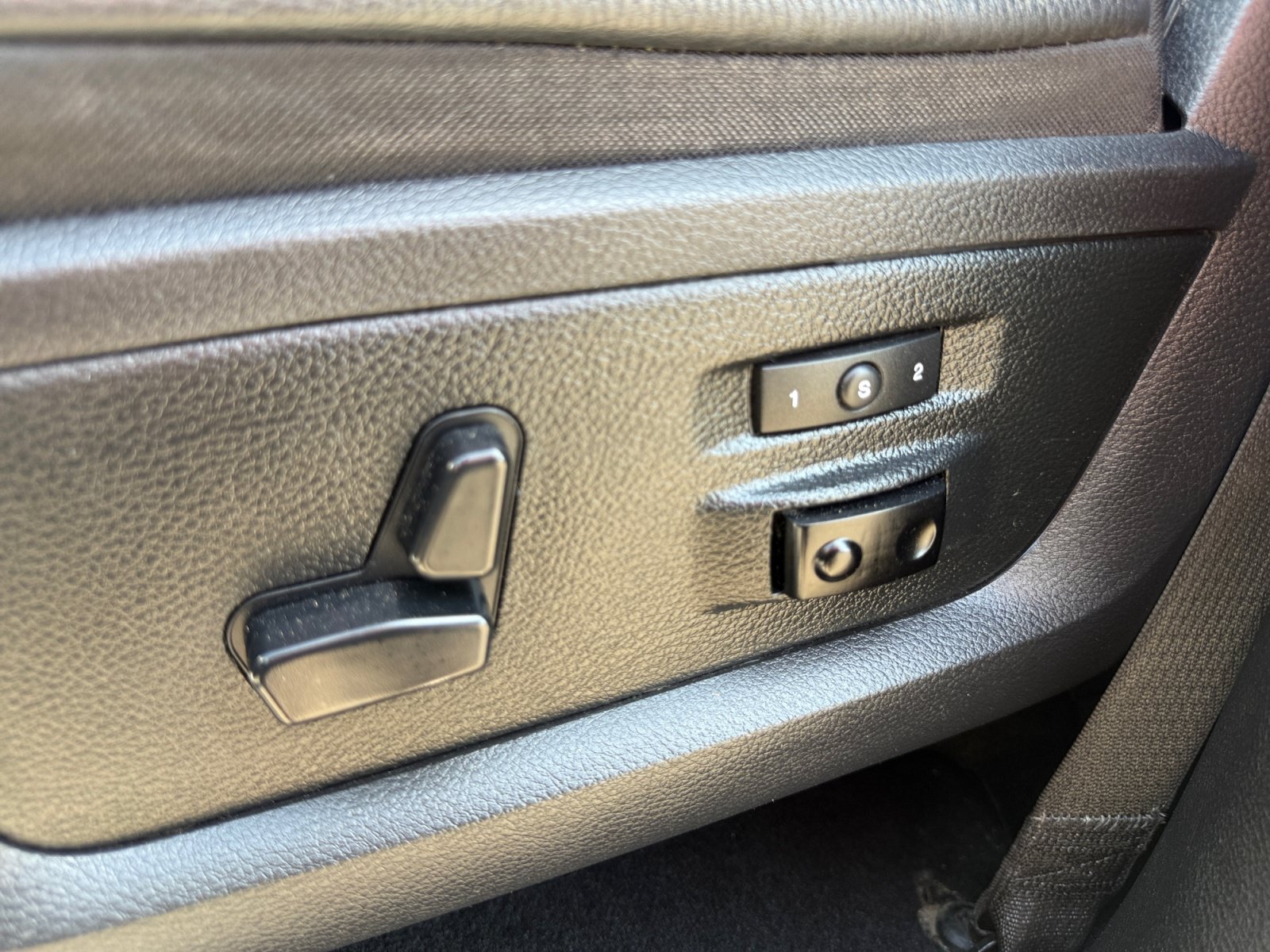 Used 2018 RAM 3500 Laramie Longhorn w/ Max Tow Package AWD/4WD image 15