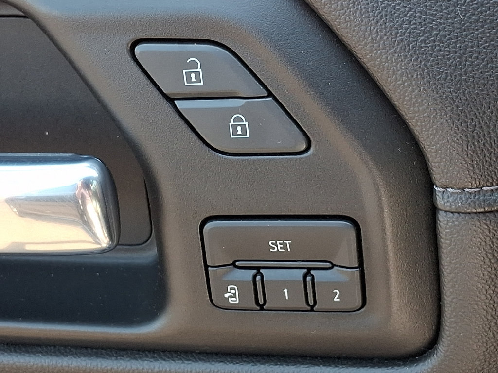 Used 2019 Chevrolet Silverado 1500 High Country w/ High Country Premium Package AWD/4WD image 30