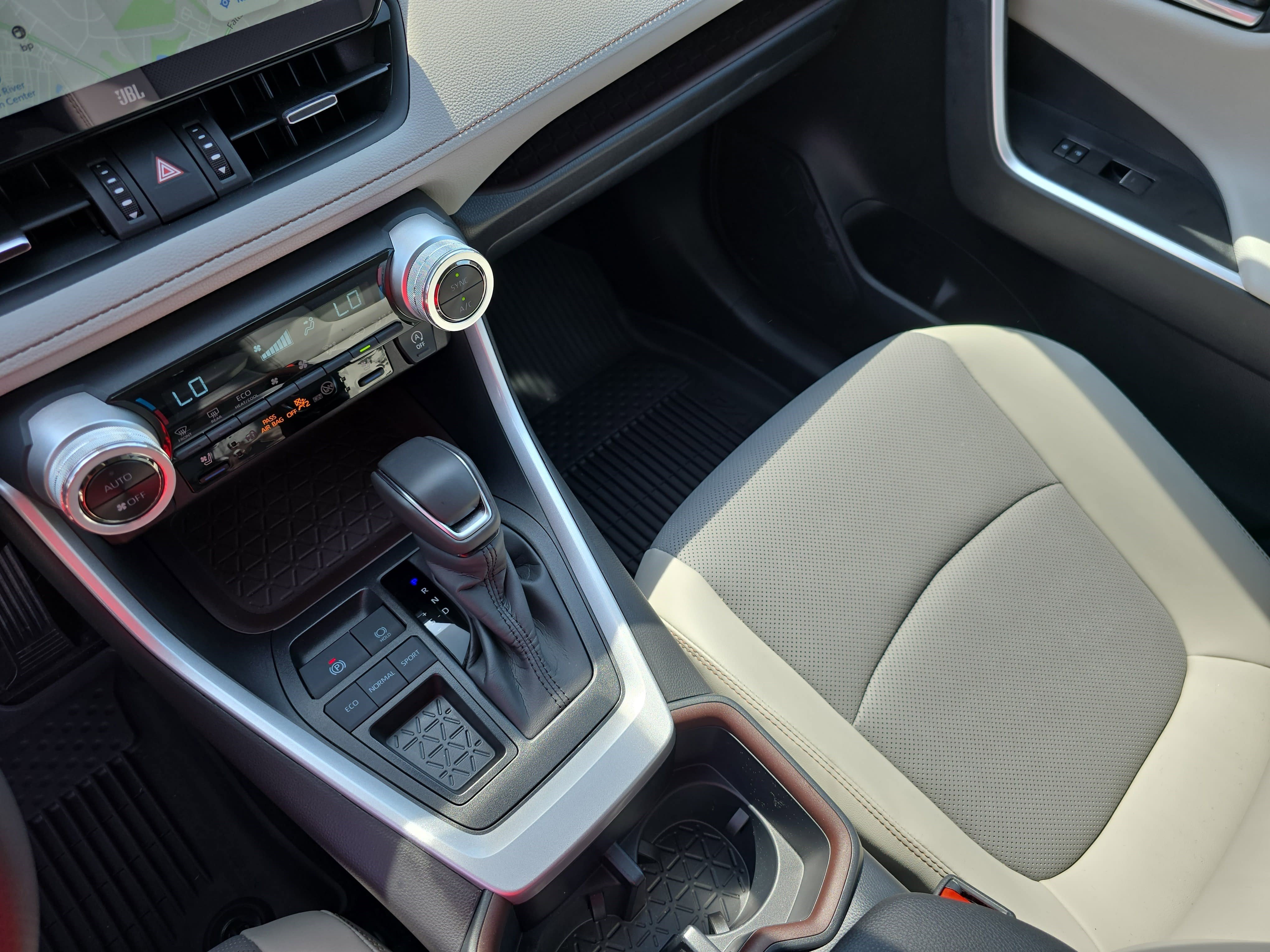 Used 2025 Toyota RAV4 Limited image 26