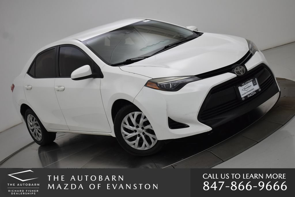 Used 2017 Toyota Corolla LE FWD image 2