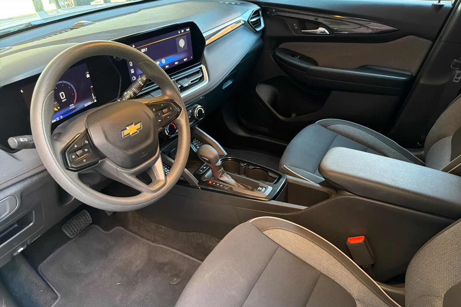 Used 2025 Chevrolet TrailBlazer LT AWD/4WD image 11