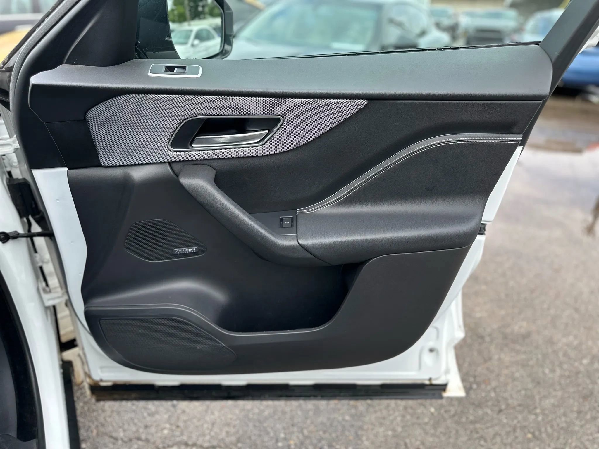 Used 2019 Jaguar F-PACE S image 21