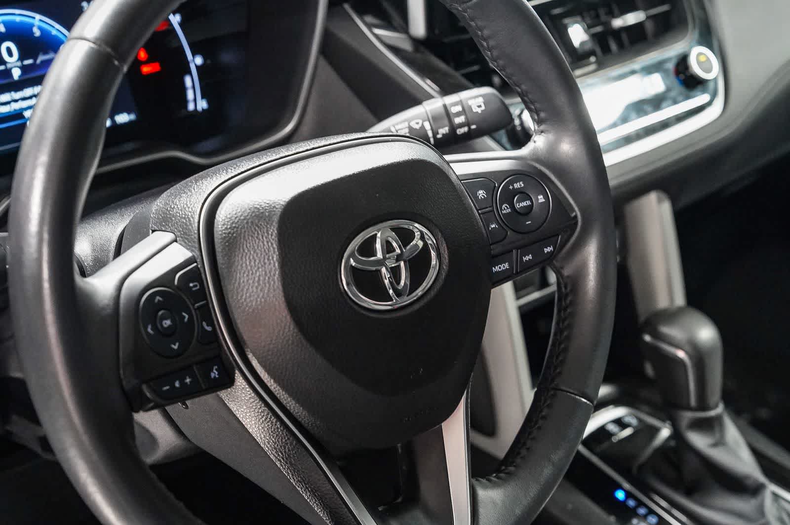 Certified 2025 Toyota Corolla Cross XLE FWD image 20