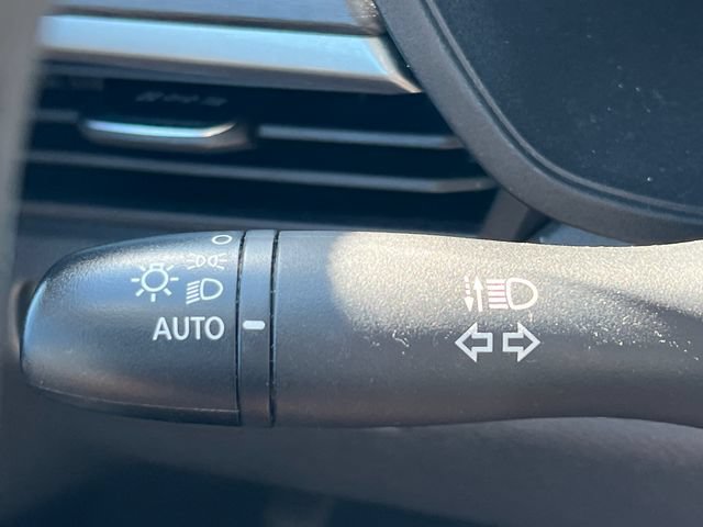 Used 2025 Nissan Altima 2.5 SV FWD image 27