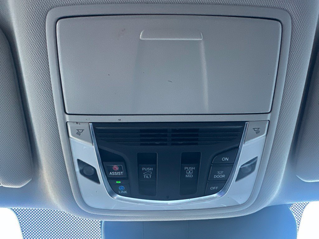 Used 2022 Acura RDX w/ Technology Package FWD image 22