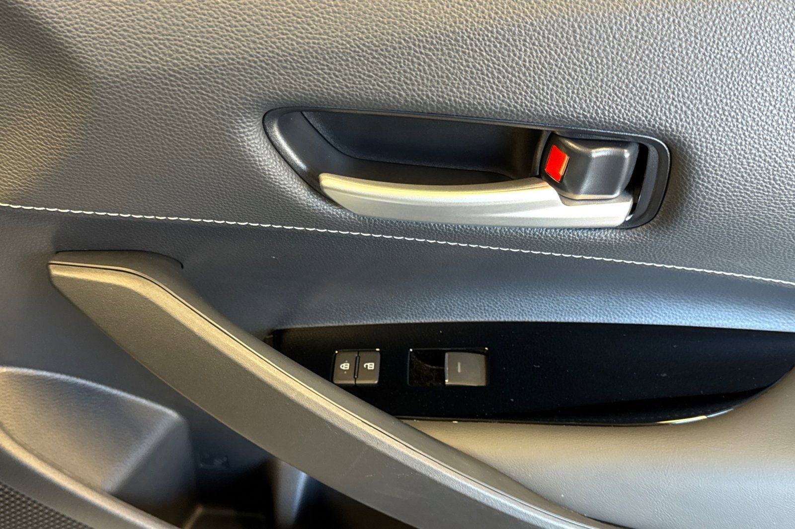 Certified 2025 Toyota Corolla SE FWD image 24