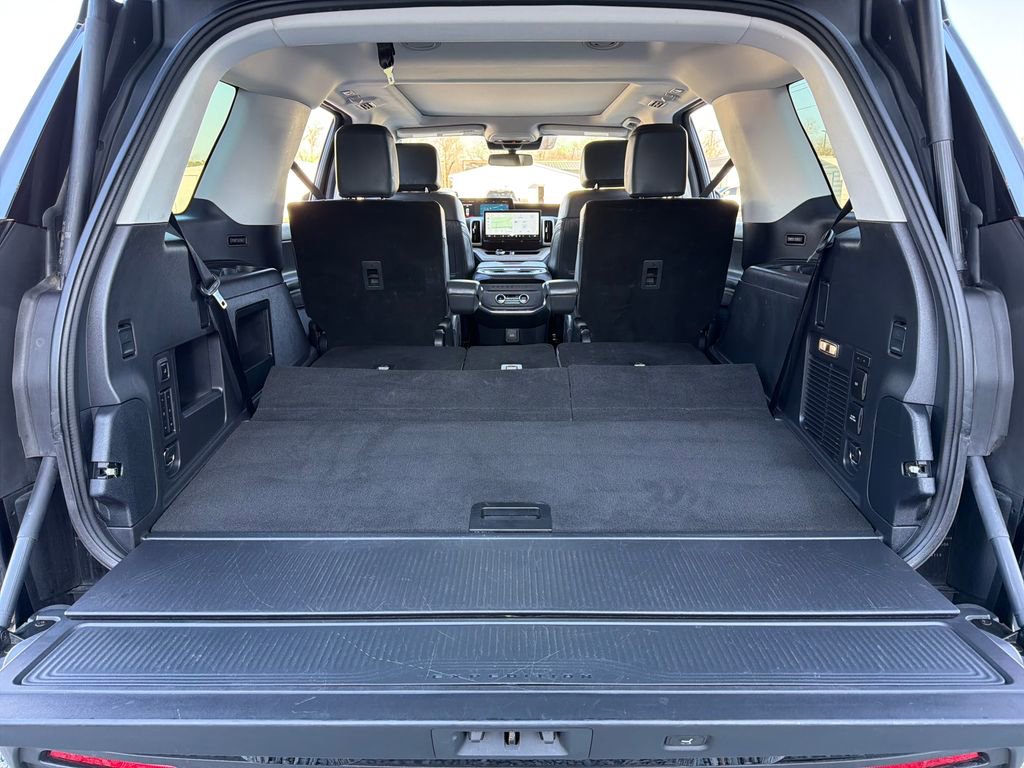 Used 2025 Ford Expedition Active image 36