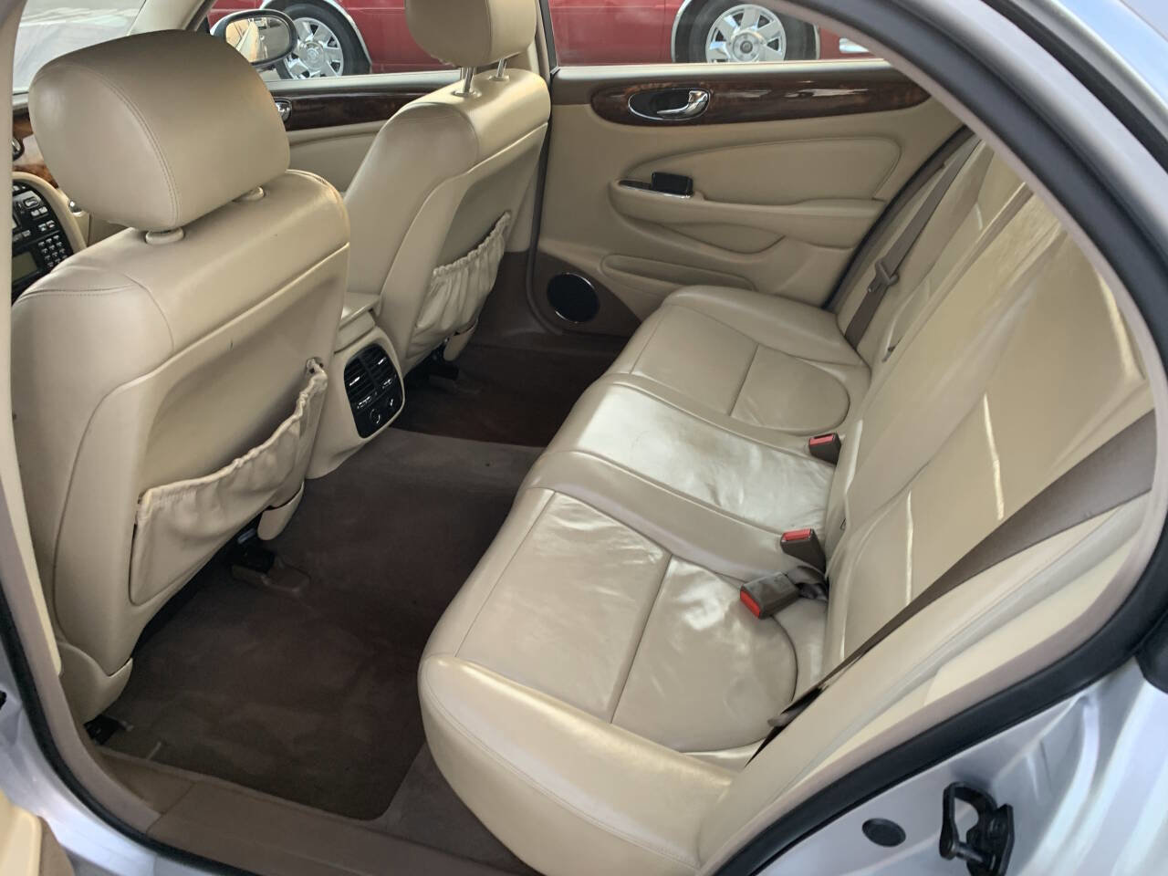 Used 2006 Jaguar XJ8 image 10