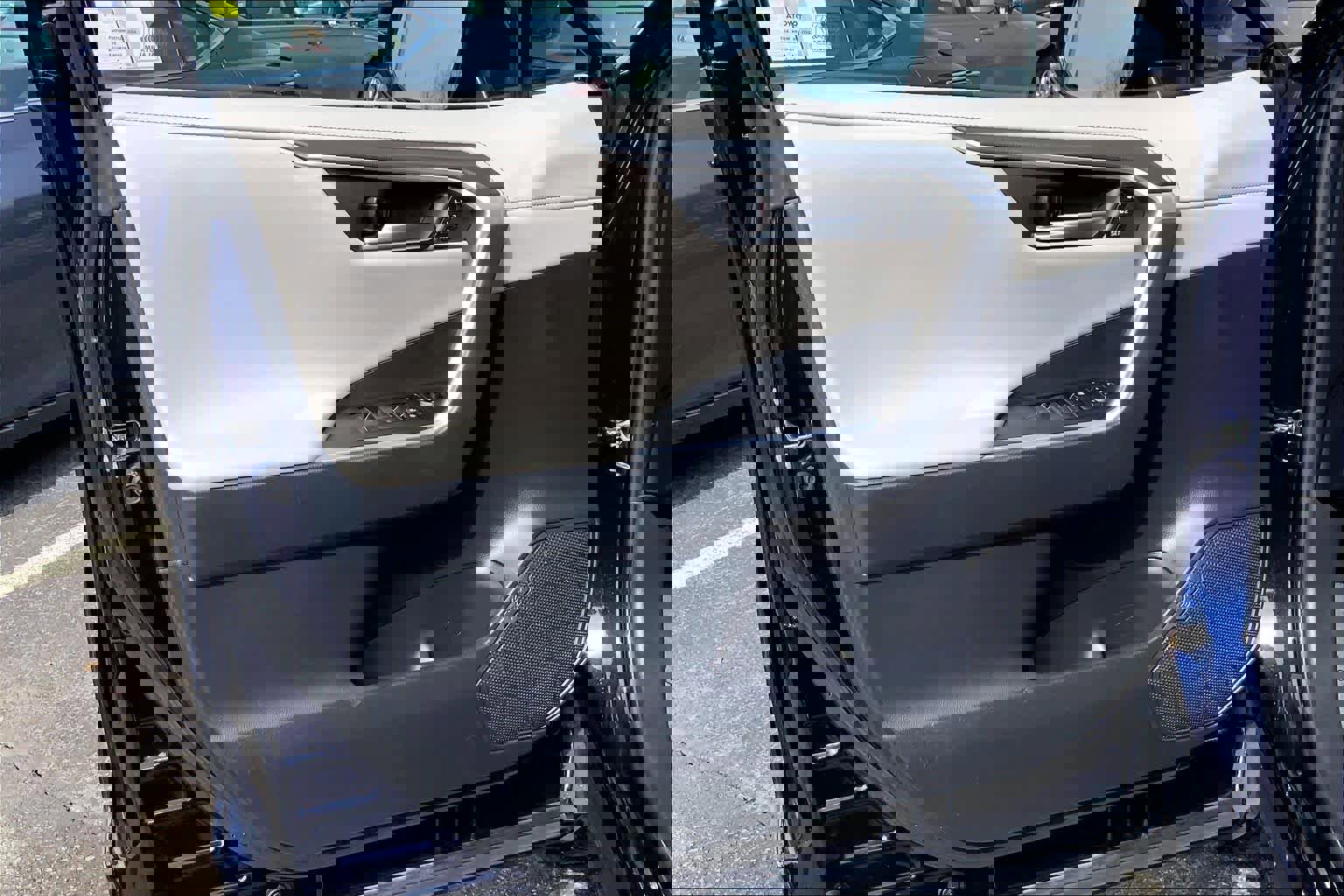 Used 2023 Toyota RAV4 Limited image 21