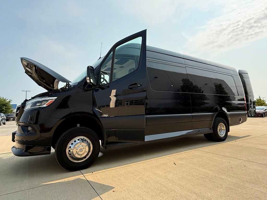 Used 2023 Mercedes-Benz Sprinter 3500 image 23