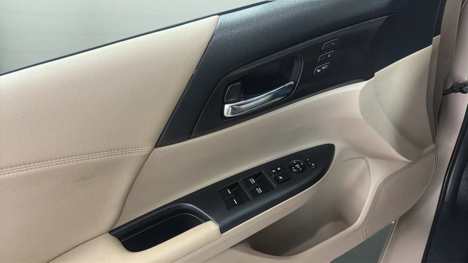 Used 2013 Honda Accord EX-L image 17