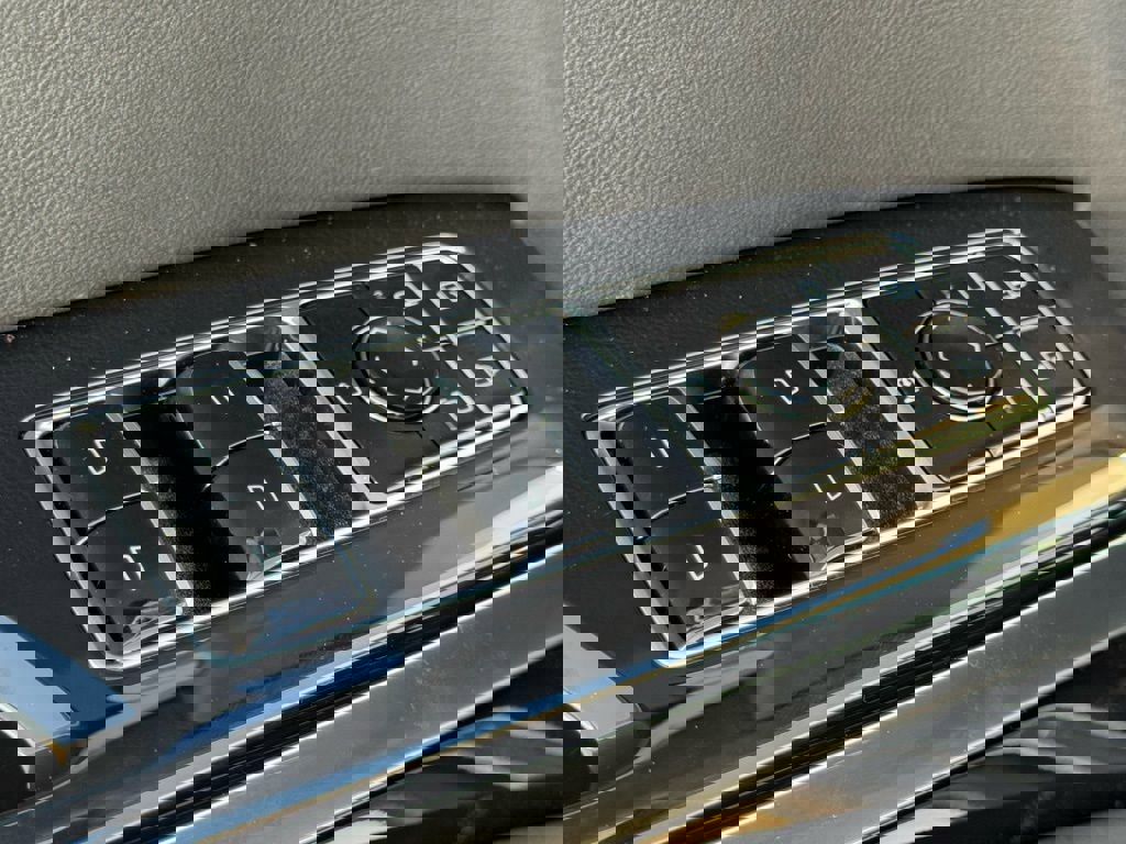 New 2026 Cadillac Escalade ESV Sport w/ LPO, ONYX Package image 19