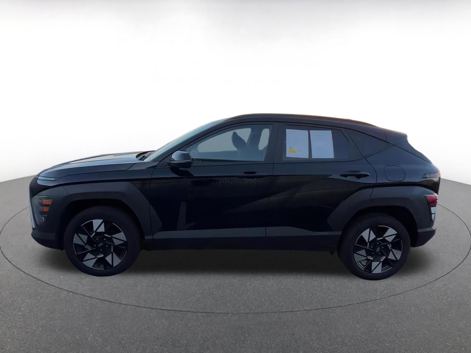 Used 2025 Hyundai Kona SEL image 8