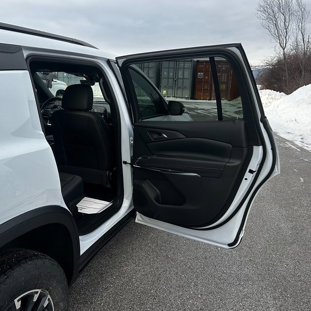 New 2026 Chevrolet Traverse Z71 w/ Driver Confidence Package image 43