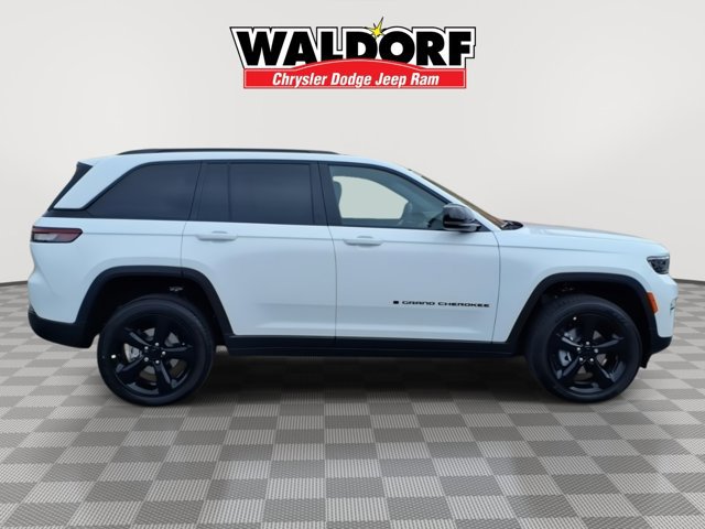 New 2025 Jeep Grand Cherokee L Altitude AWD/4WD image 2