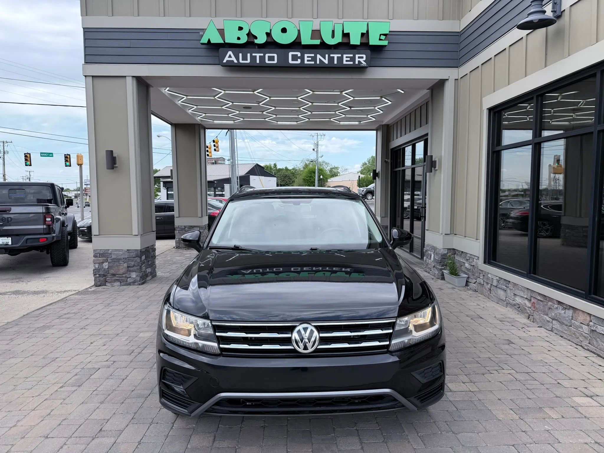 Used 2020 Volkswagen Tiguan SE w/ Panoramic Sunroof Package FWD image 65