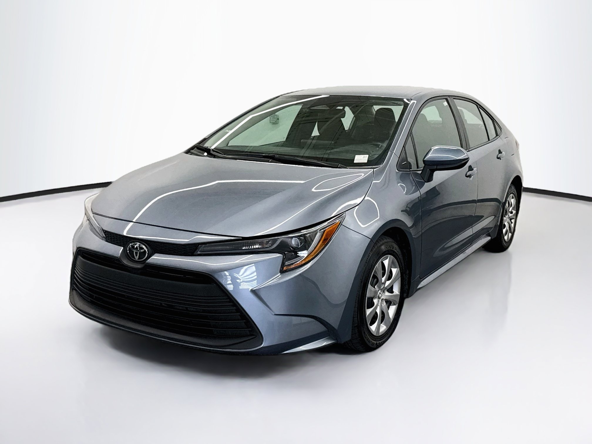 Used 2025 Toyota Corolla LE FWD image 3