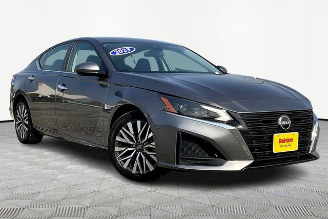 Used 2023 Nissan Altima 2.5 SV