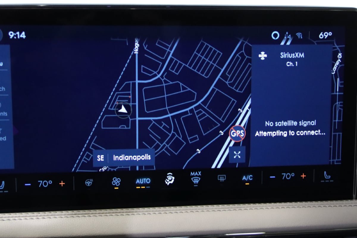 Used 2024 Lincoln Corsair AWD w/ Equipment Group 101A image 14