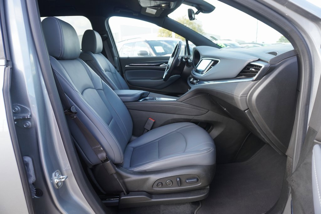 Used 2024 Buick Enclave Premium image 24