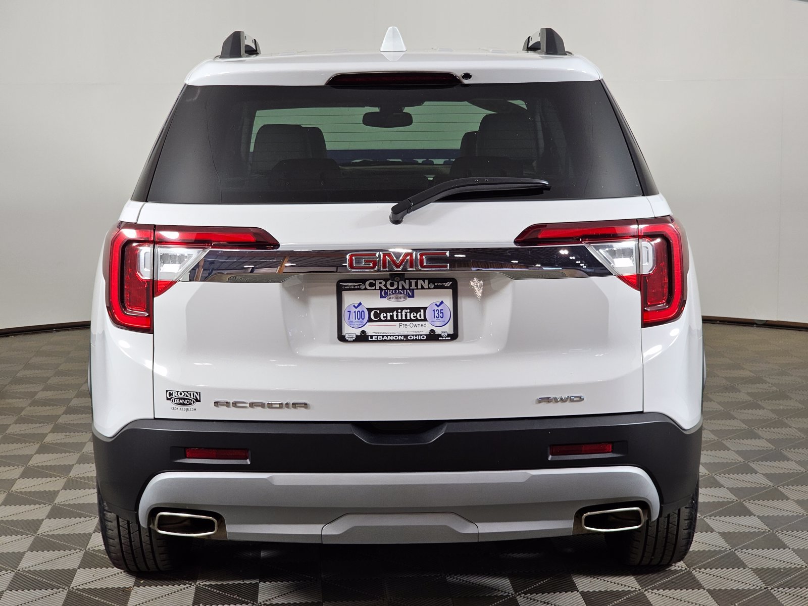 Used 2023 GMC Acadia SLT AWD/4WD image 32