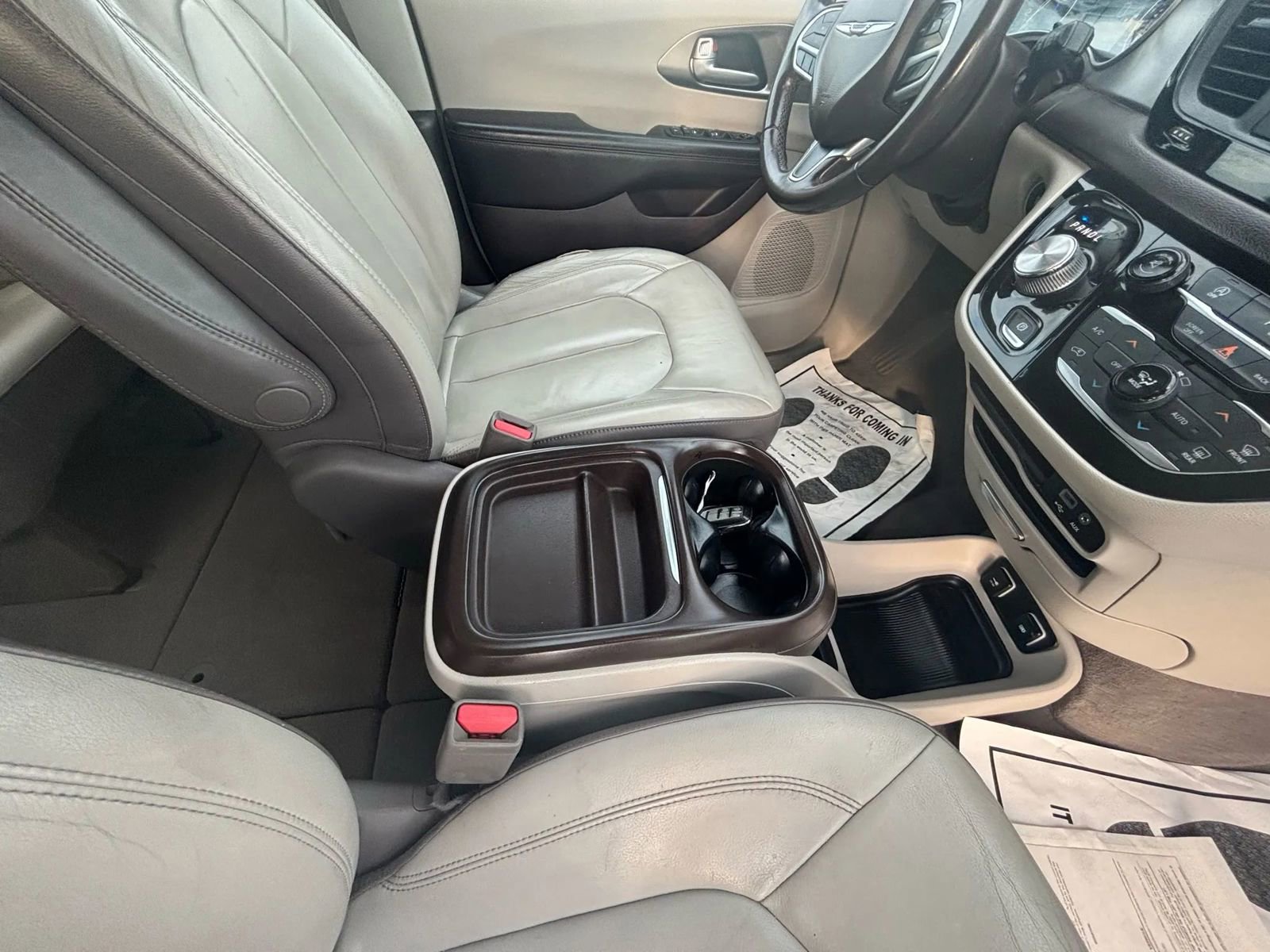 Used 2017 Chrysler Pacifica Touring-L image 34