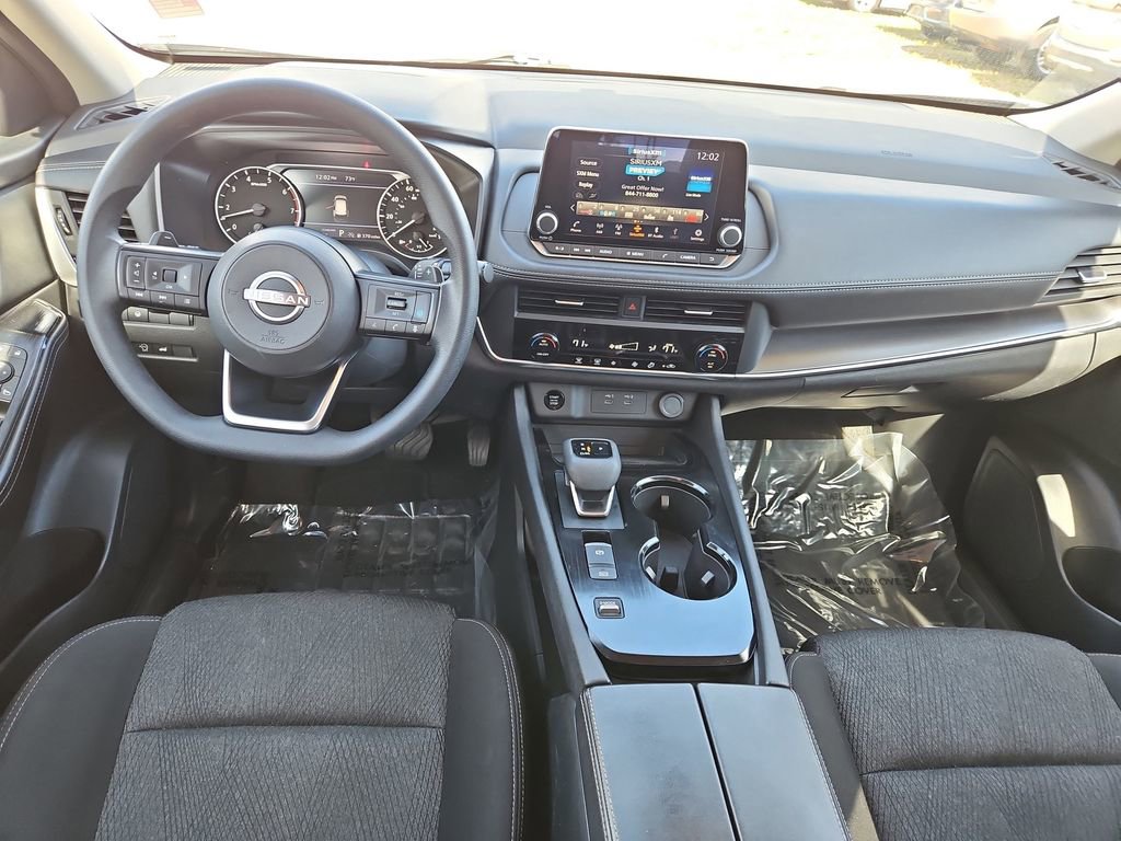 Used 2024 Nissan Rogue SV image 10