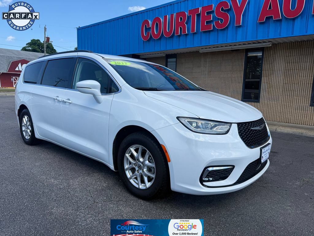 Used 2022 Chrysler Pacifica Touring-L FWD image 1