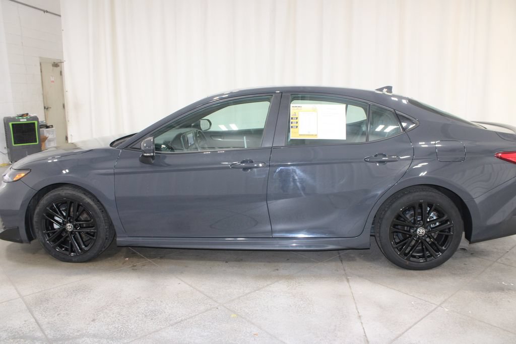Used 2025 Toyota Camry SE FWD image 6