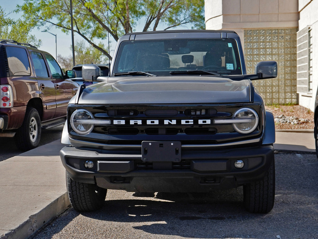 Used 2024 Ford Bronco Outer Banks image 2