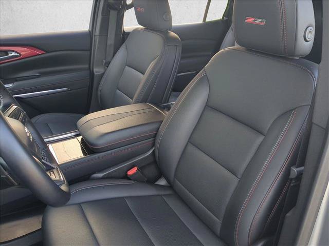 Used 2025 Chevrolet Traverse Z71 AWD/4WD image 16