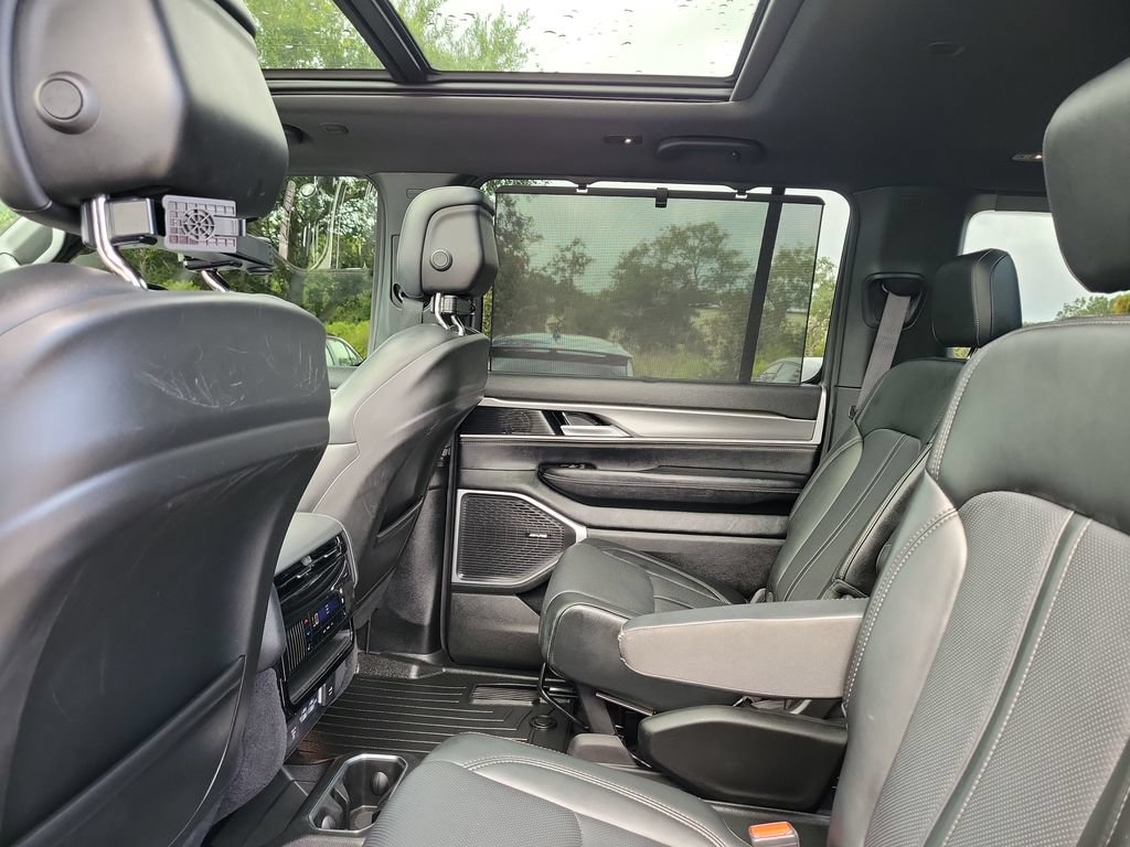 Used 2025 Jeep Wagoneer Series II w/ Convenience Group I AWD/4WD image 25