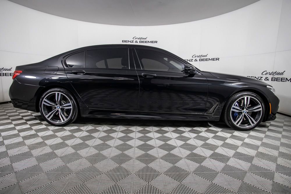 Used 2017 BMW 750i image 4