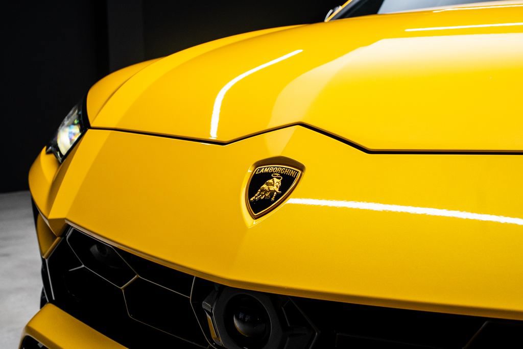 Used 2022 Lamborghini Urus AWD/4WD image 6