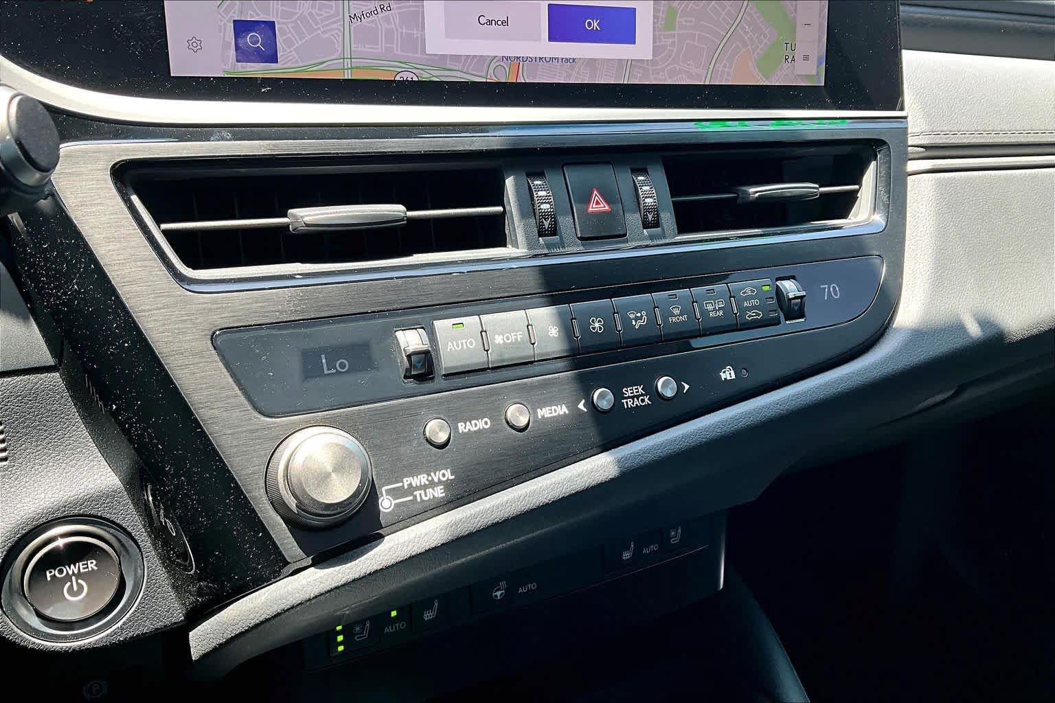 Used 2025 Lexus ES 300h w/ Premium Package FWD image 34
