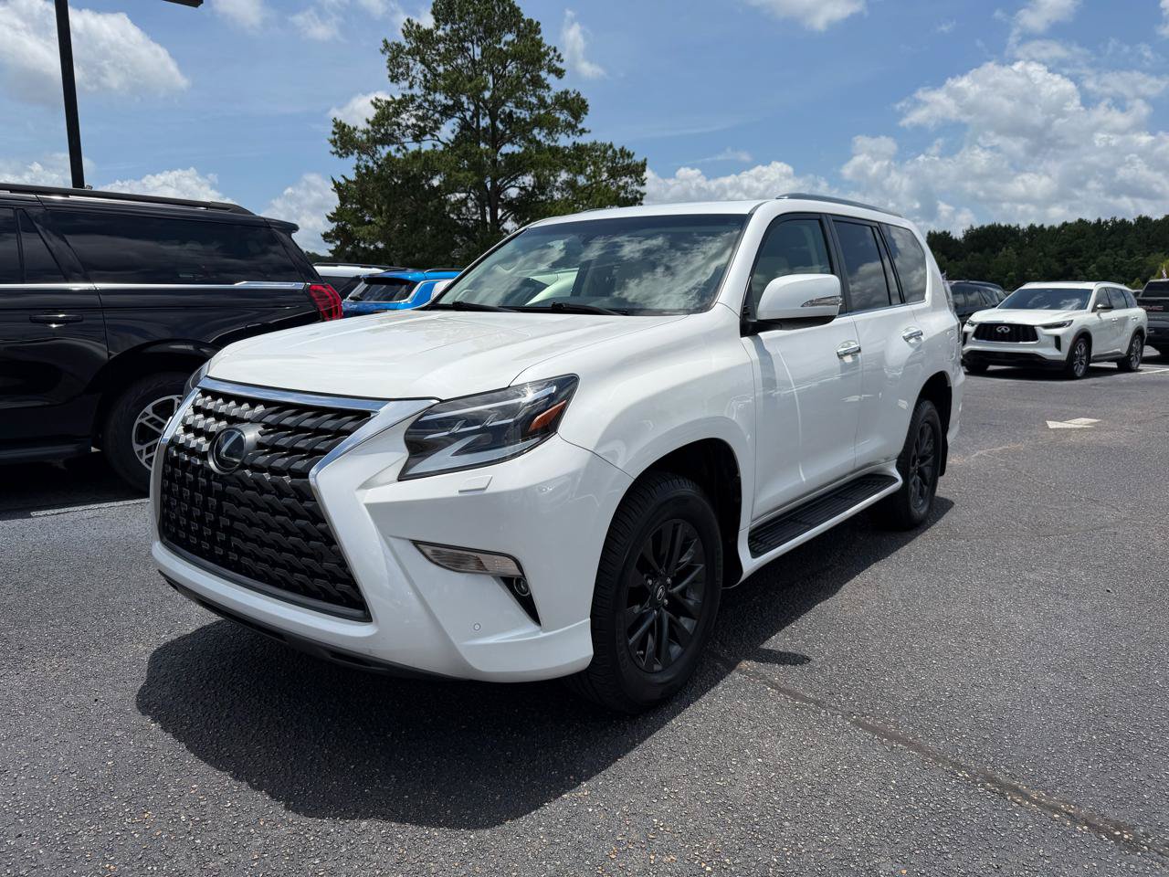 Used 2020 Lexus GX 460 Premium w/ Premium Package AWD/4WD image 2