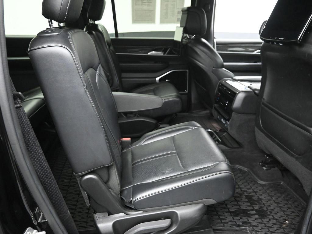 Used 2022 Jeep Wagoneer Series III w/ Premium Group I image 8