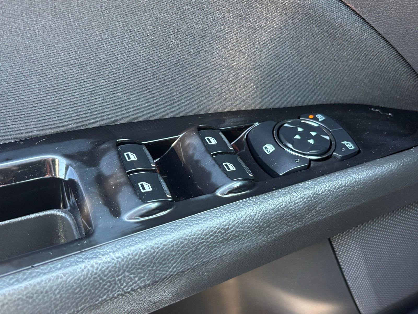 Used 2016 Ford Fusion SE w/ Equipment Group 201A image 18