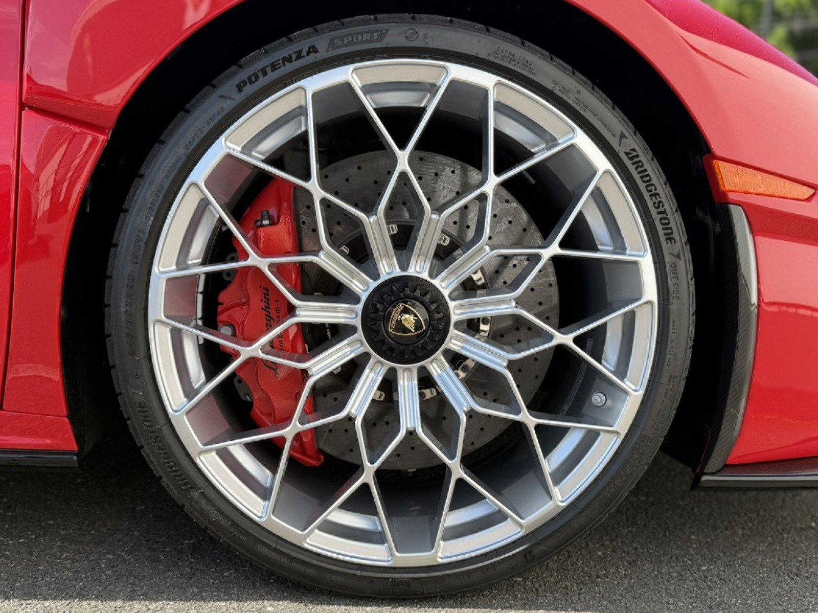 Used 2024 Lamborghini Huracan STO RWD image 11