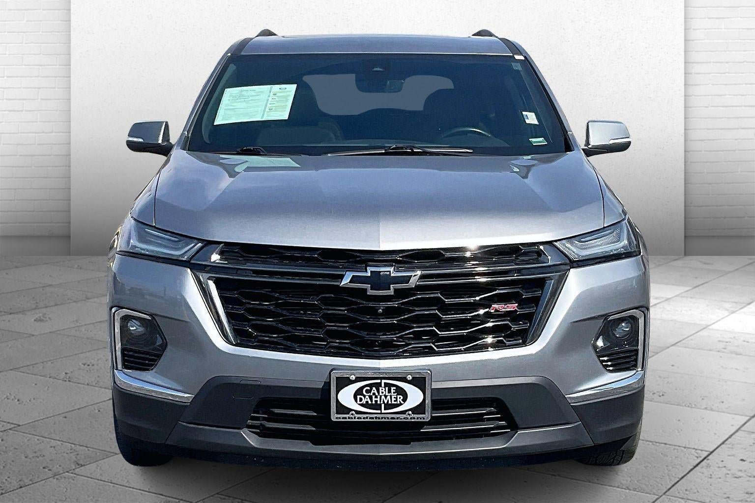 Used 2023 Chevrolet Traverse RS image 2