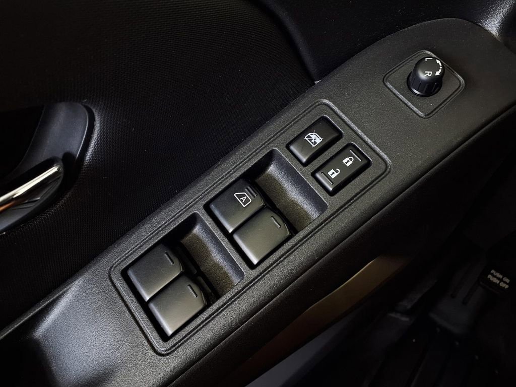 Used 2023 Nissan Frontier SV AWD/4WD image 25