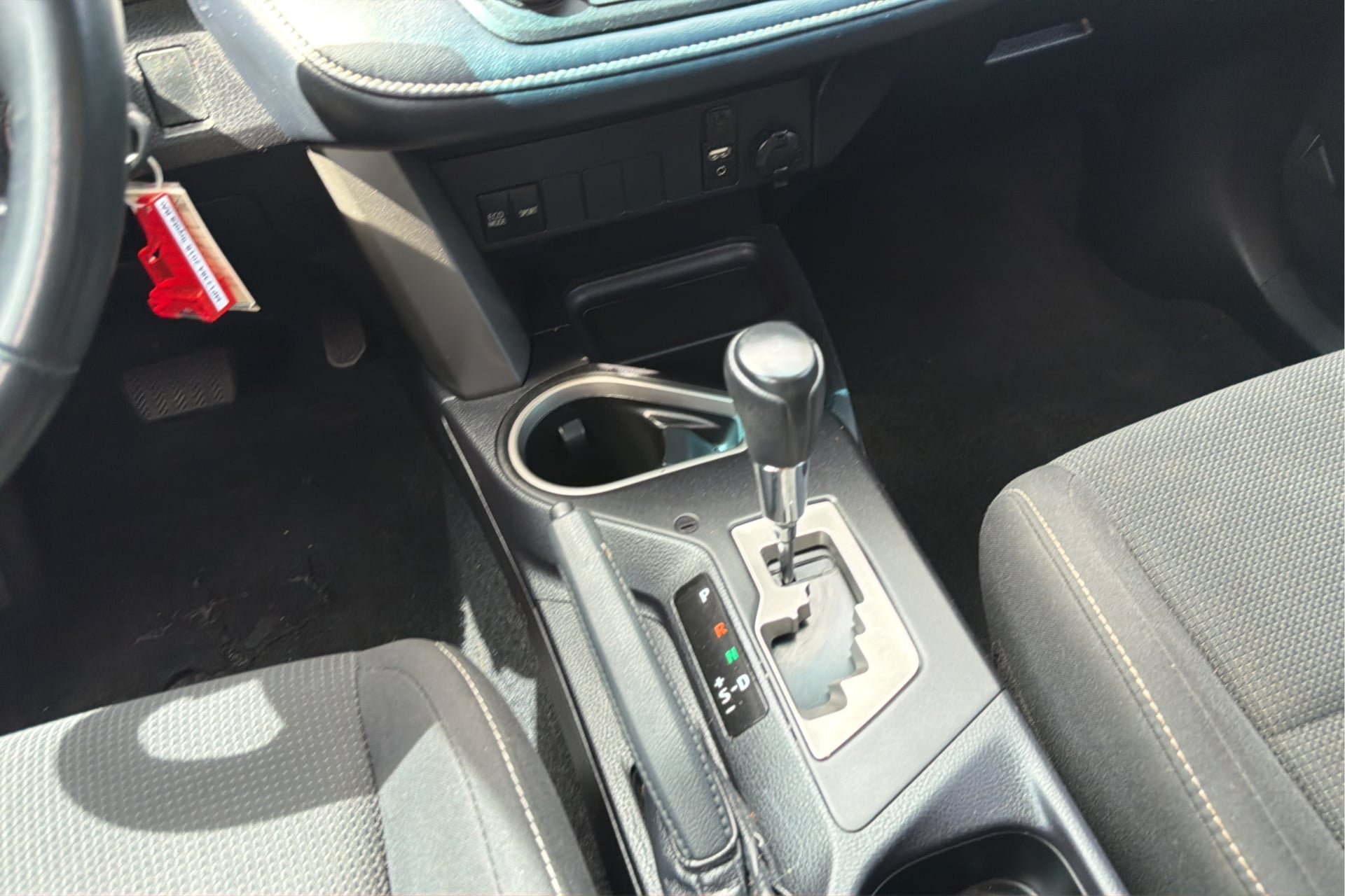 Used 2018 Toyota RAV4 XLE FWD image 21