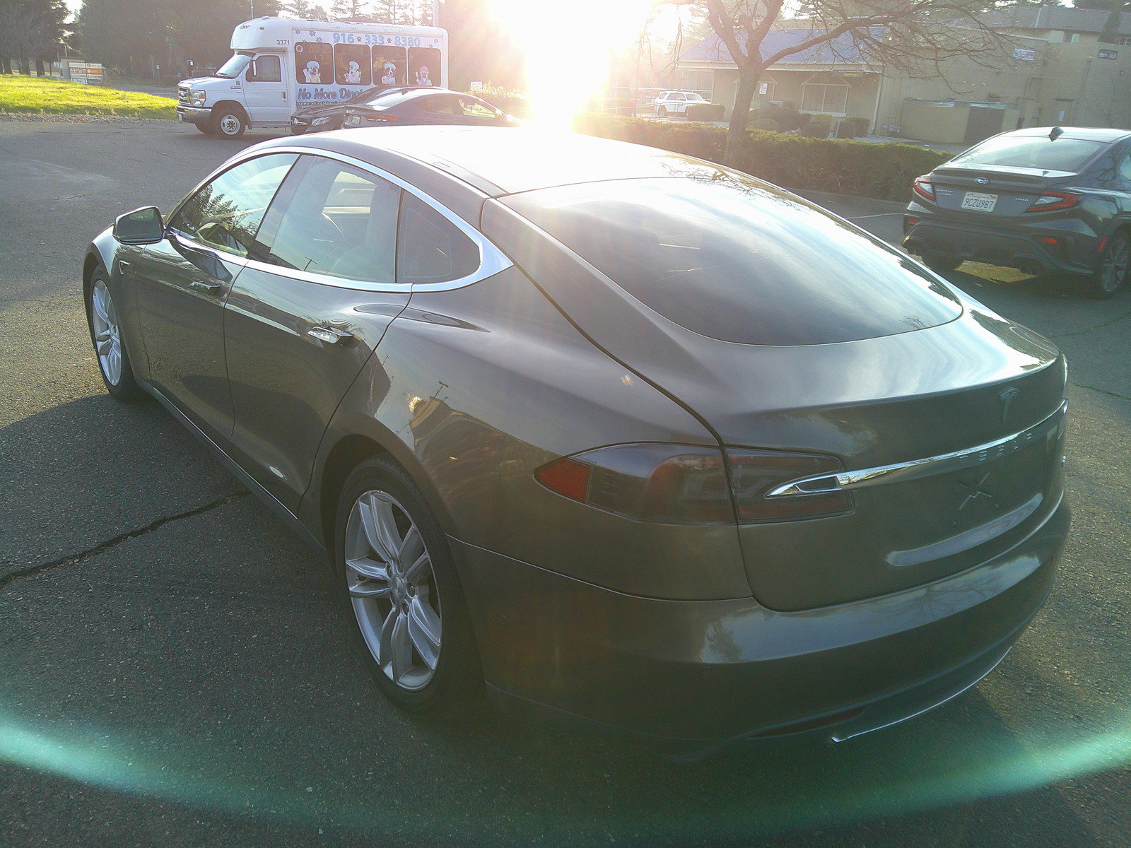 Used 2015 Tesla Model S 85 RWD image 4
