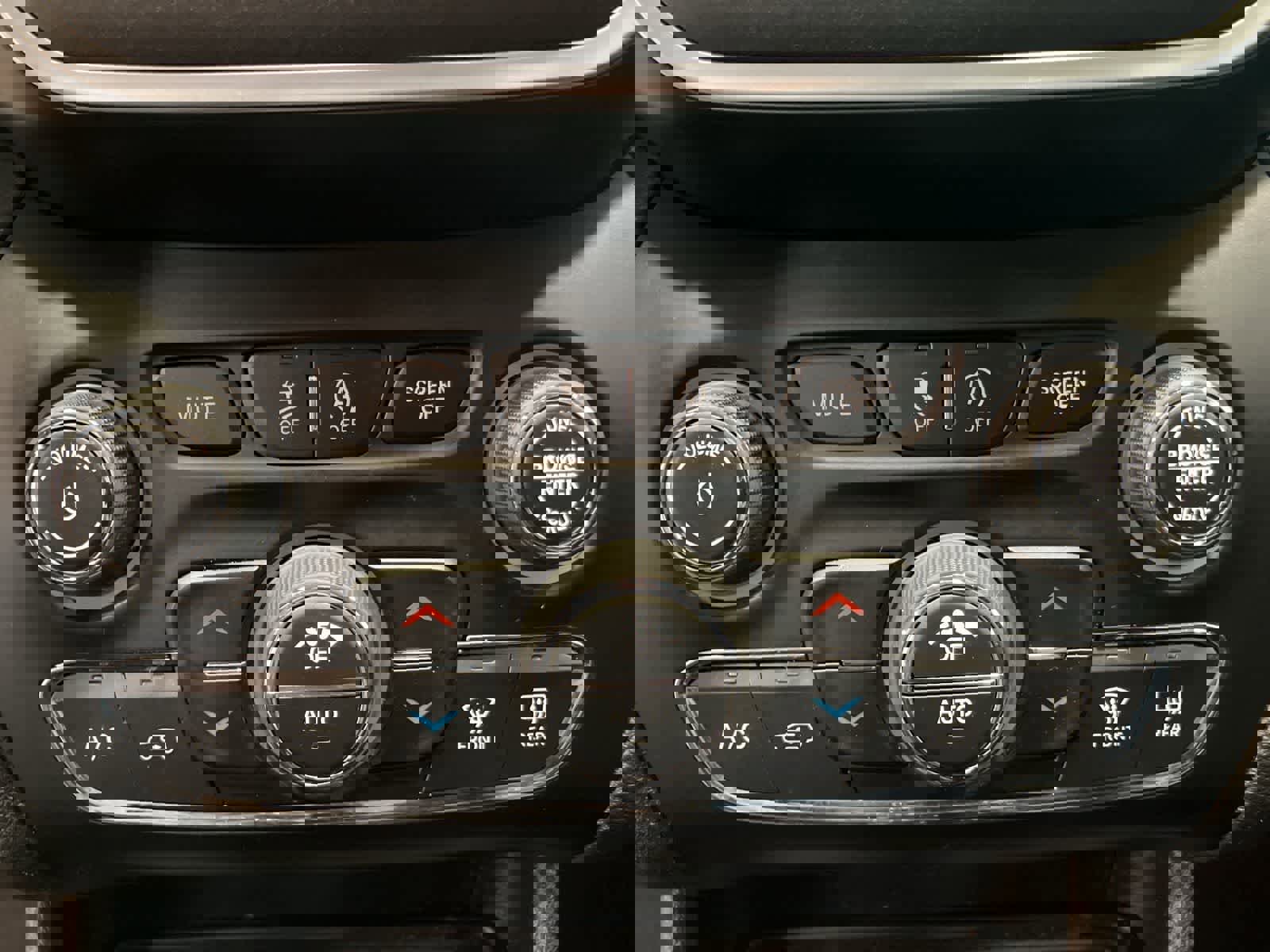 Used 2021 Jeep Cherokee Trailhawk w/ Comfort & Convenience Group image 17