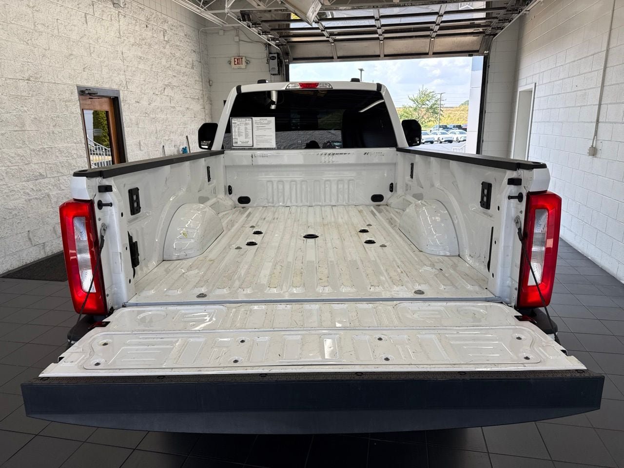 Used 2024 Ford F350 XLT AWD/4WD image 10