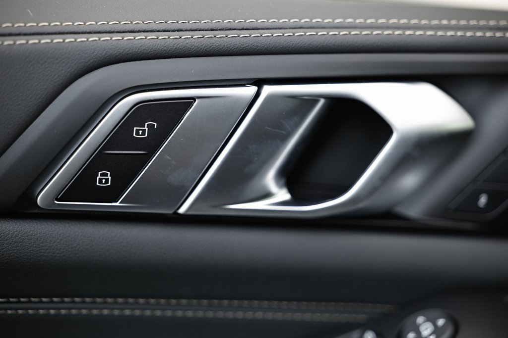 New 2026 BMW X5 xDrive40i w/ M Sport Package image 15