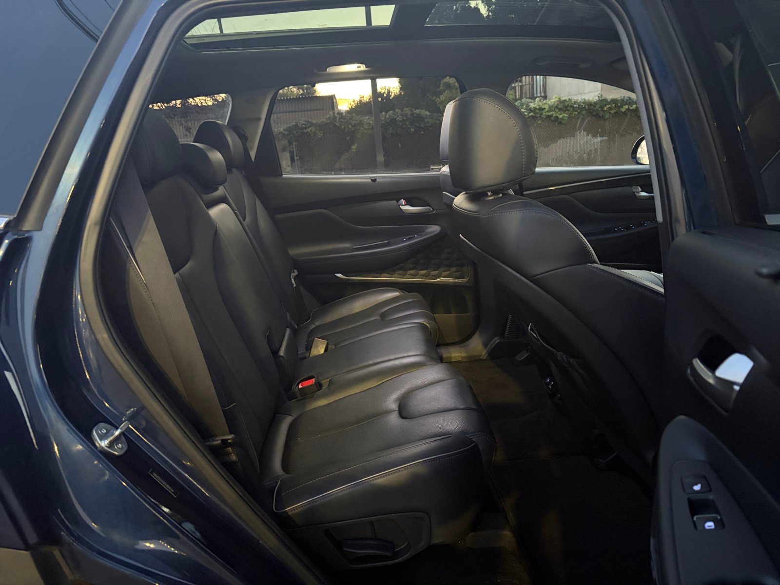 Used 2023 Hyundai Santa Fe Limited AWD/4WD image 16